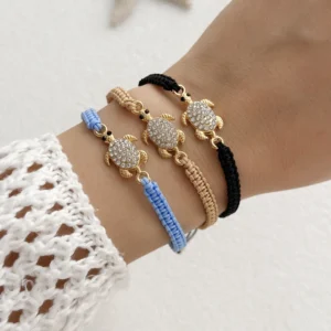 Bracelet tortue à strass et cordon tressé