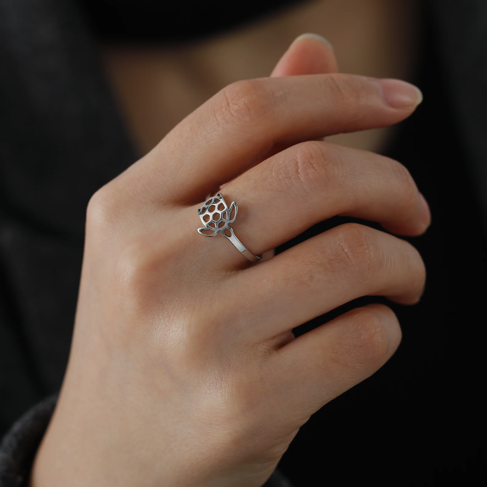 Bague tortue ajourée en acier inoxydable – Image 5
