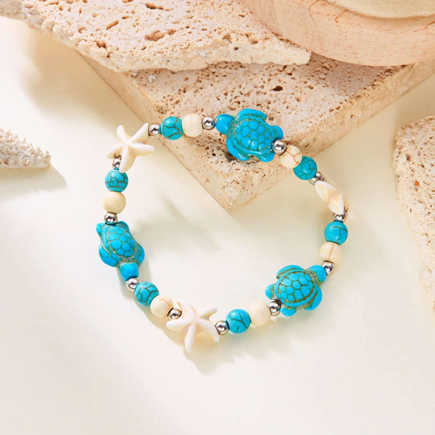 Bracelet de perles et motifs marins – Image 4