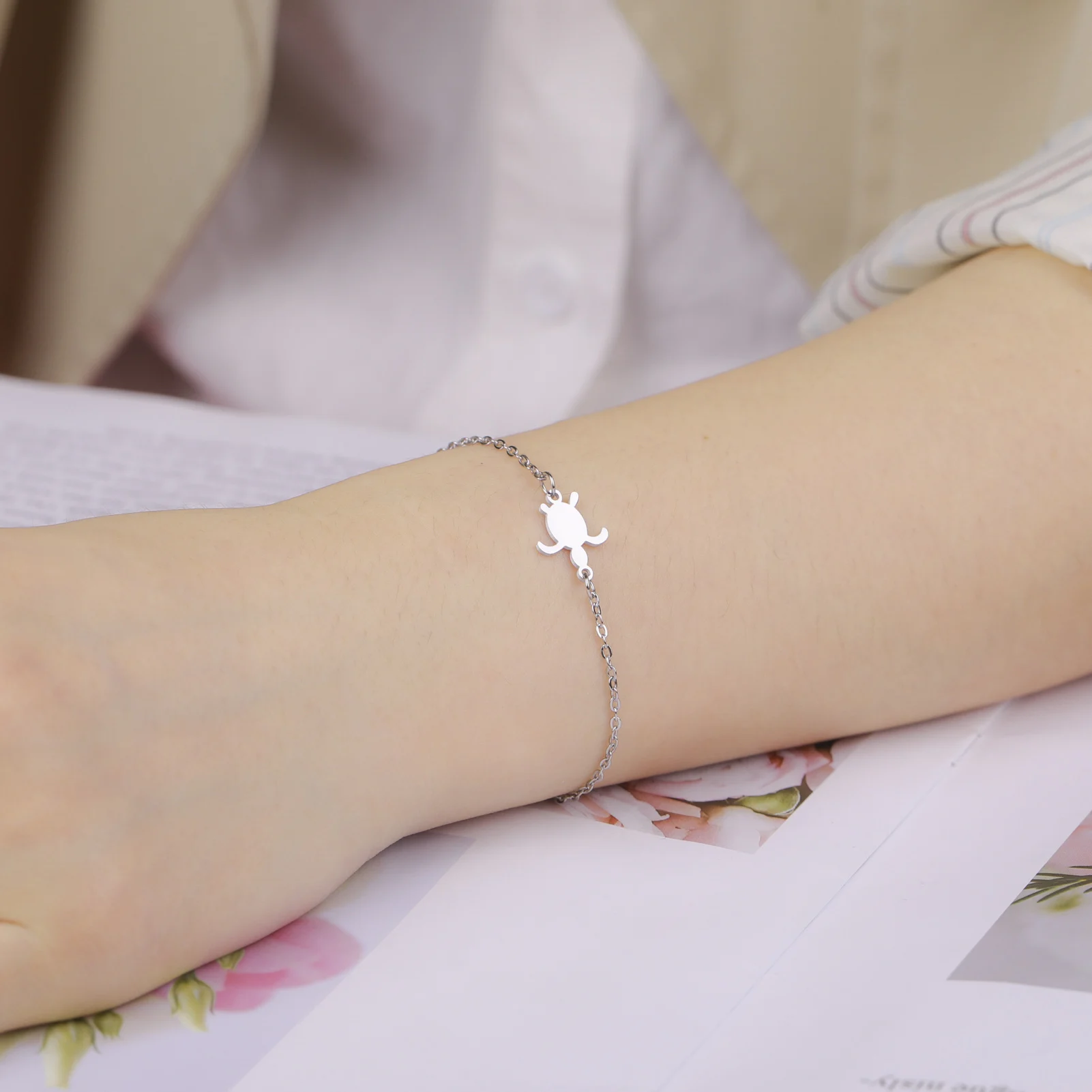 Bracelet tortue en acier inoxydable réglable – Image 3