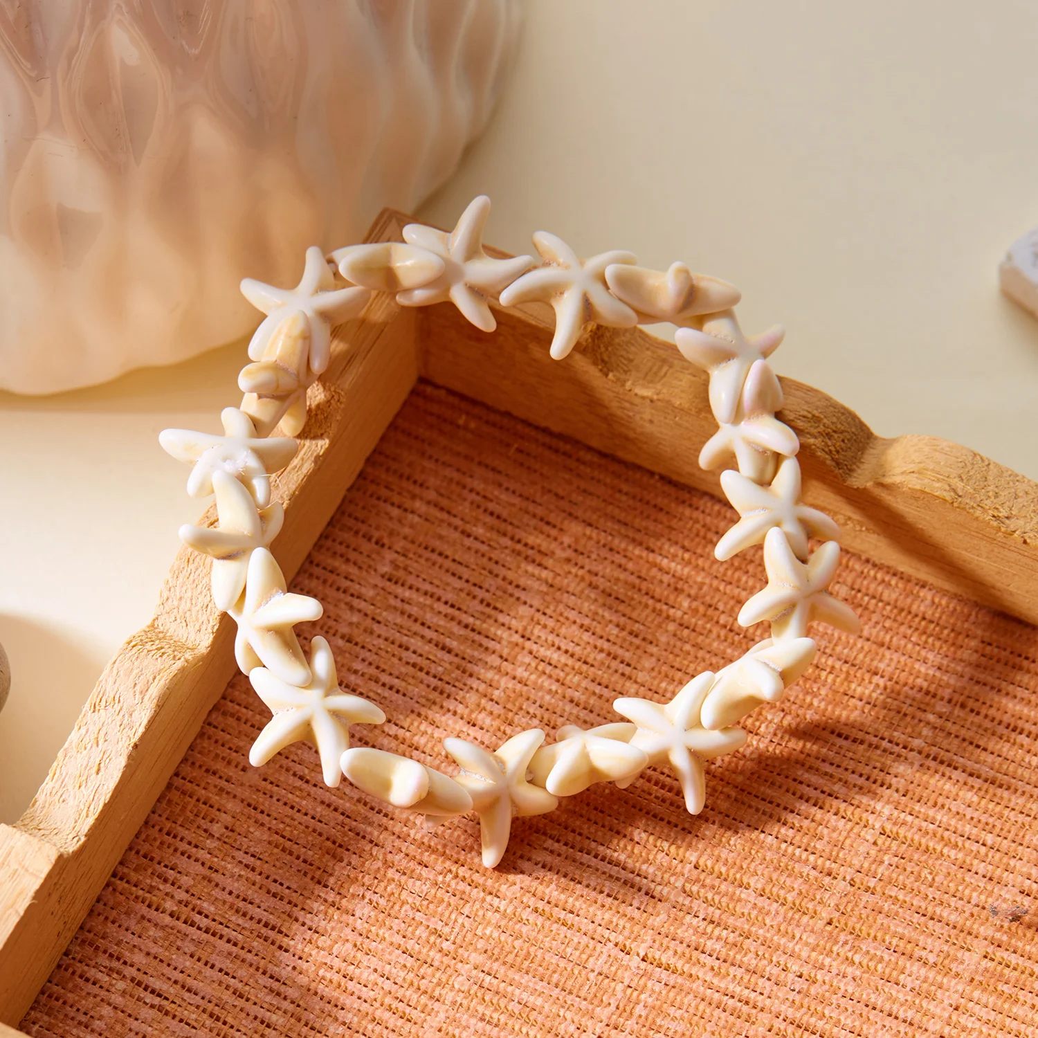Bracelet de perles et motifs marins – Image 3